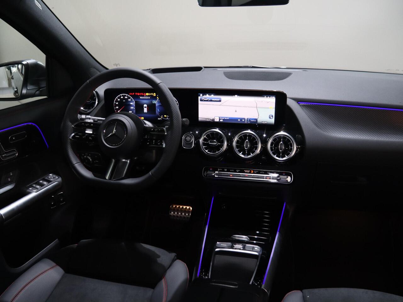 Mercedes-Benz GLA-KLASSE 250e Business Solution AMG | Premium Plus | Panoramaschuifdak | Head-up | Burmester | Winterpakket |