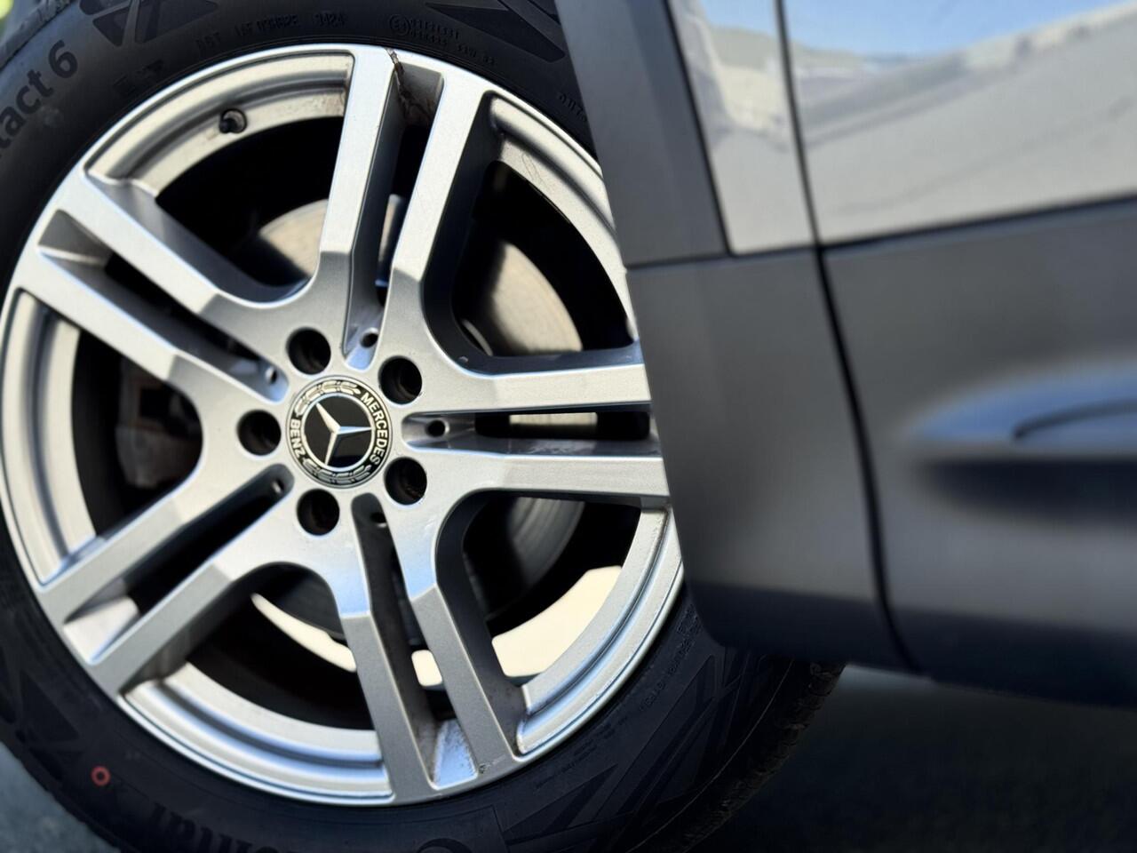 Mercedes-Benz GLB-Klasse 200 Business Solution Luxury 7 PERSONEN NAP