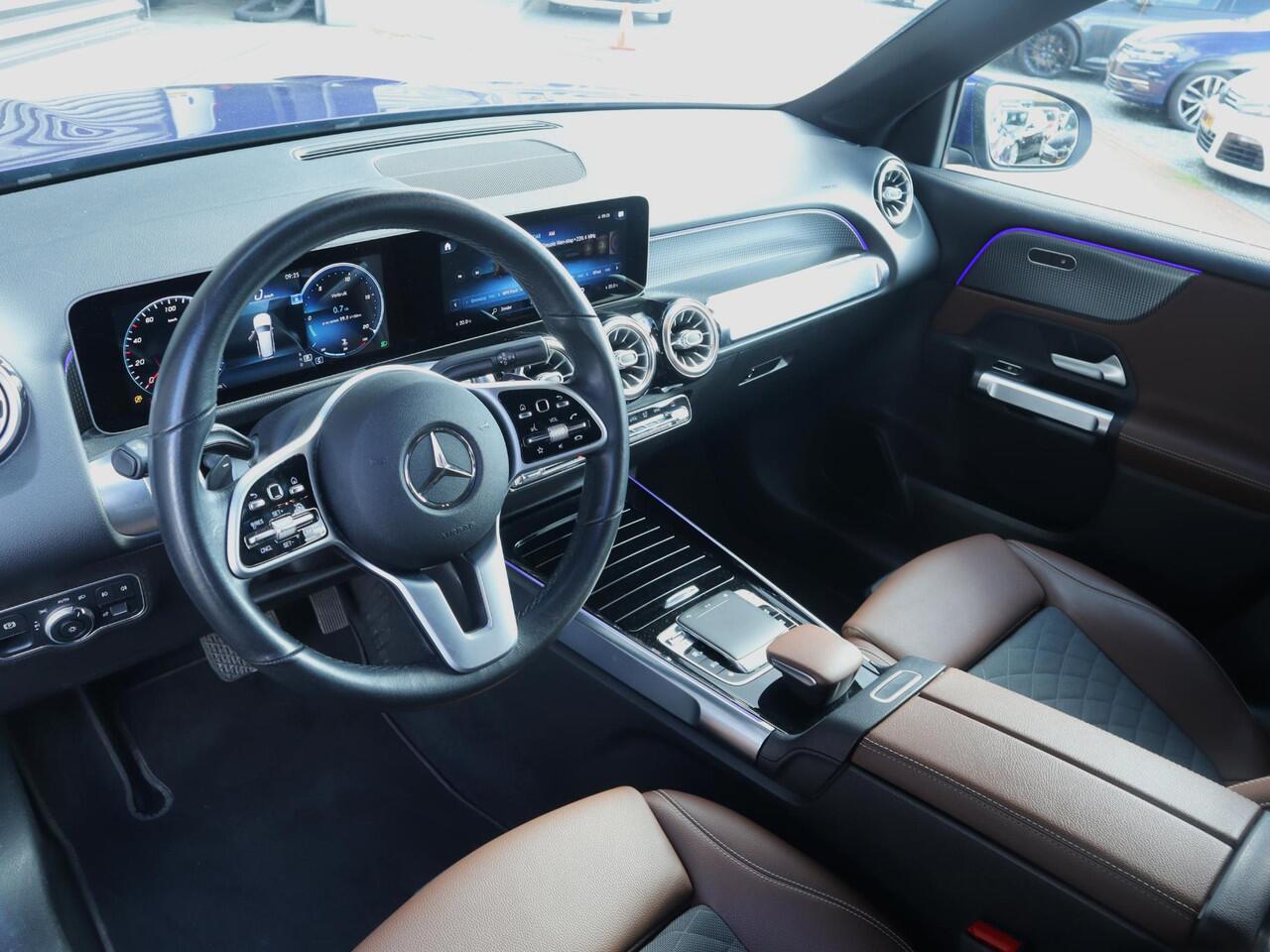 Mercedes-Benz GLB-Klasse 200 Premium | Clima | Cruise | Navi Full Map | Dealer onderhouden | Stof/Leder | LED | Comfortstoel+Verwarming | PDC V+A+Cam | Trekhaak |