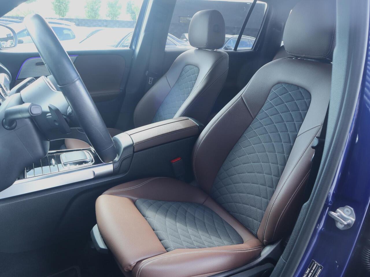 Mercedes-Benz GLB-Klasse 200 Premium | Clima | Cruise | Navi Full Map | Dealer onderhouden | Stof/Leder | LED | Comfortstoel+Verwarming | PDC V+A+Cam | Trekhaak |