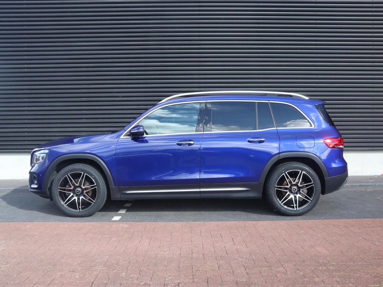 Mercedes-Benz GLB-Klasse 200 Premium | Clima | Cruise | Navi Full Map | Dealer onderhouden | Stof/Leder | LED | Comfortstoel+Verwarming | PDC V+A+Cam | Trekhaak |