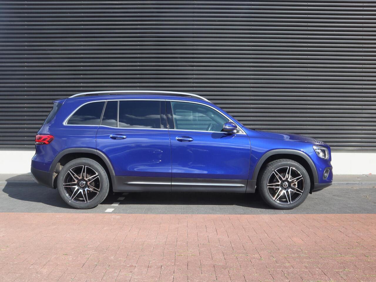 Mercedes-Benz GLB-Klasse 200 Premium | Clima | Cruise | Navi Full Map | Dealer onderhouden | Stof/Leder | LED | Comfortstoel+Verwarming | PDC V+A+Cam | Trekhaak |