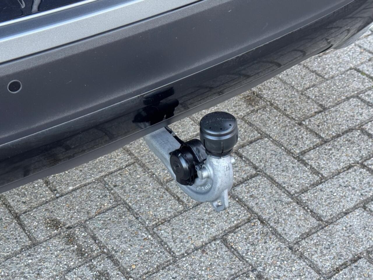 Mercedes-Benz GLB-Klasse GLB 200 AUT. 163PK PREMIUM-PLUS 7-PERS. NAVIGATIE CAMERA TREKHAAK CARPLAY PDC