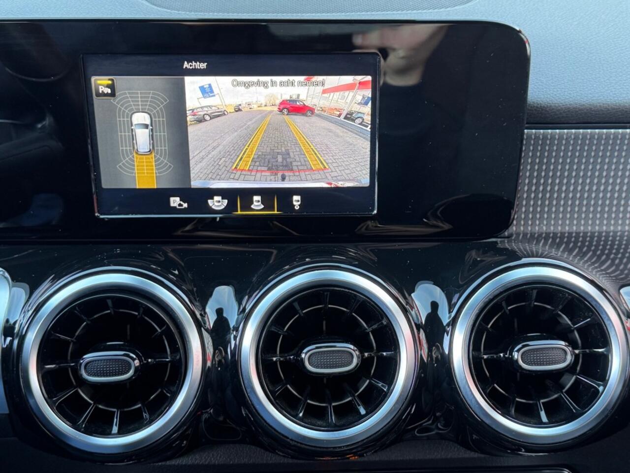 Mercedes-Benz GLB-Klasse GLB 200 AUT. 163PK PREMIUM-PLUS 7-PERS. NAVIGATIE CAMERA TREKHAAK CARPLAY PDC