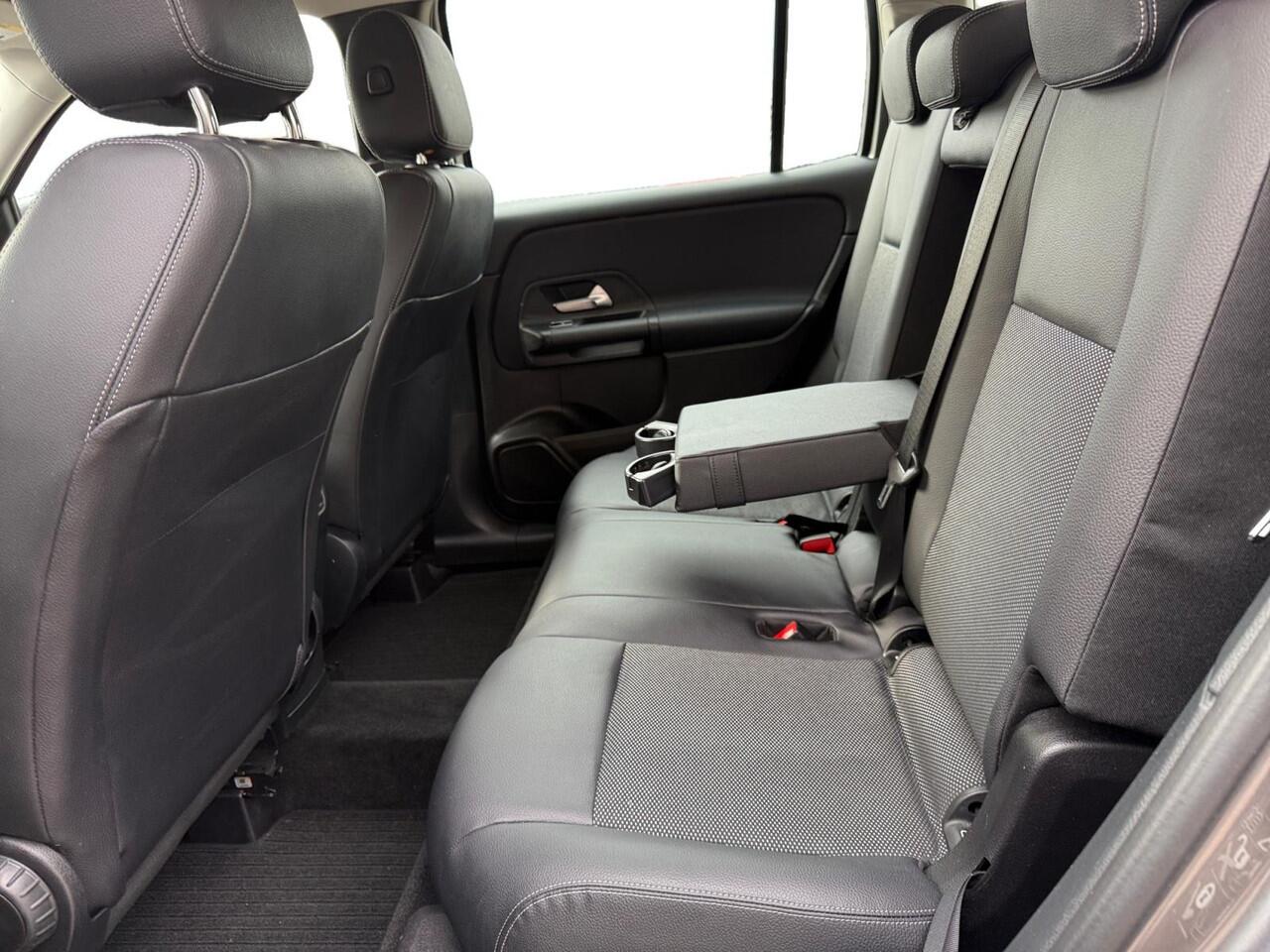 Mercedes-Benz GLB-Klasse 200 Premium | ELEKTR. TREKHAAK | ELEKTR. KOFFERKLEP | STOELVERWARMING | PDC | APPLE CARPLAY / ANDROID AUTO | 1 JAAR GARANTIE