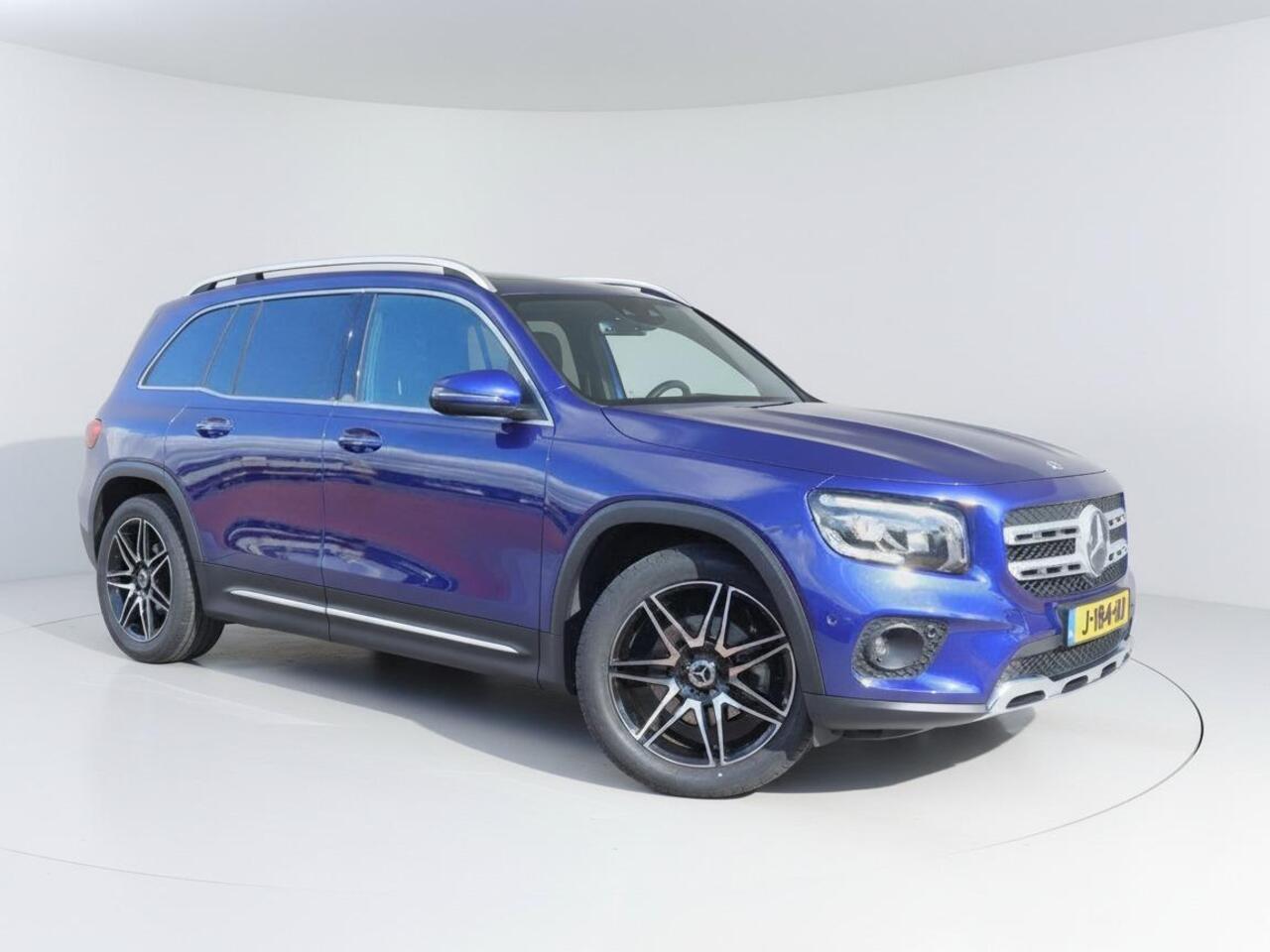 Mercedes-Benz GLB-Klasse 200 | Trekhaak | Clima | Cruise | Multimedia/Navi | Dealer onderhouden | Stof/Leder | LED | Comfortstoel+Verwarming | PDC V+A+Cam |