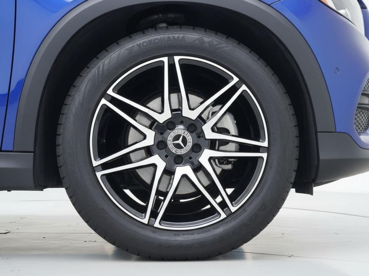 Mercedes-Benz GLB-Klasse 200 | Trekhaak | Clima | Cruise | Multimedia/Navi | Dealer onderhouden | Stof/Leder | LED | Comfortstoel+Verwarming | PDC V+A+Cam |