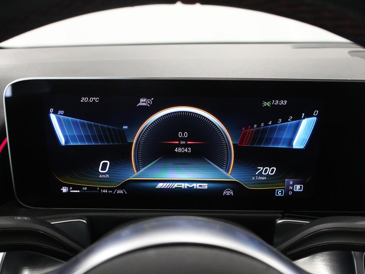 Mercedes-Benz GLB-Klasse AMG 35 4MATIC Premium Plus | Panoramadak | Memory | Burmester | Distronic |