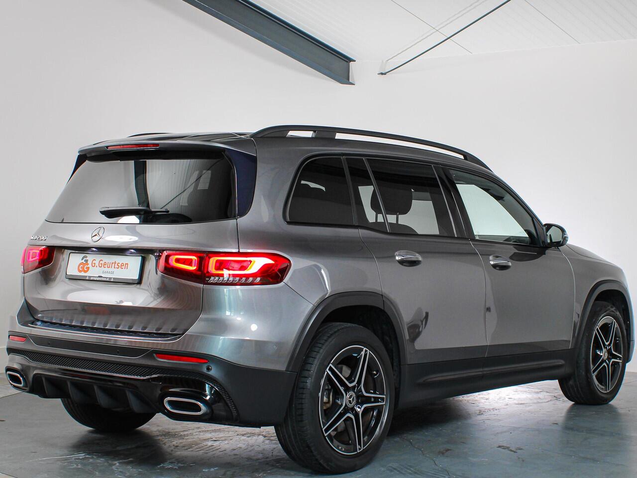 Mercedes-Benz GLB-Klasse 200, AMG-line, 7-Persoons, LED, Widescreen, Distronic, Sfeerverlichting, Burmester,