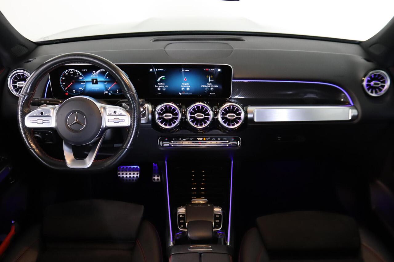 Mercedes-Benz GLB-Klasse 200, AMG-line, 7-Persoons, LED, Widescreen, Distronic, Sfeerverlichting, Burmester,