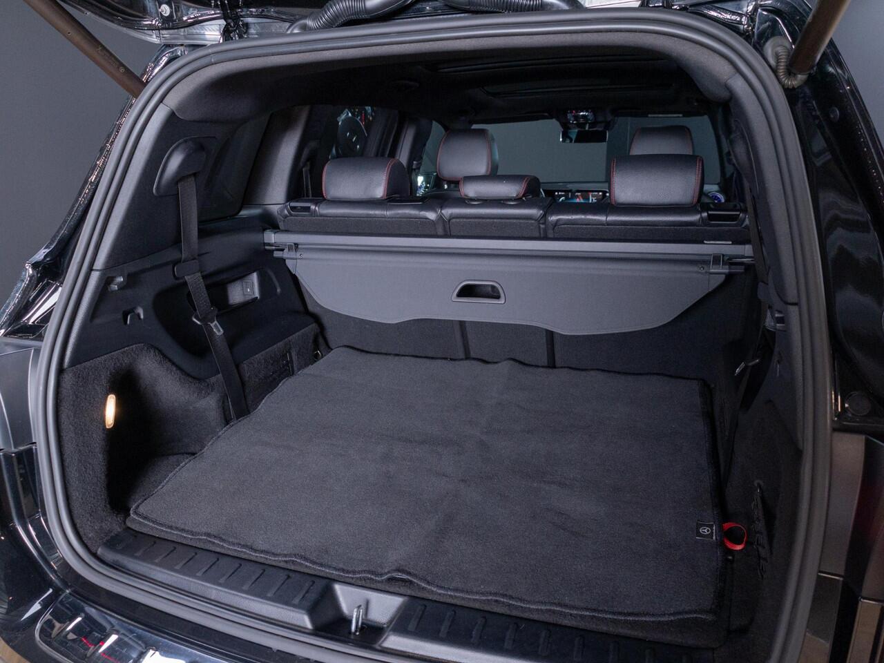 Mercedes-Benz GLB-Klasse 180 Business Solution PLUS AMG 7p. Panorama dak | Trekhaak