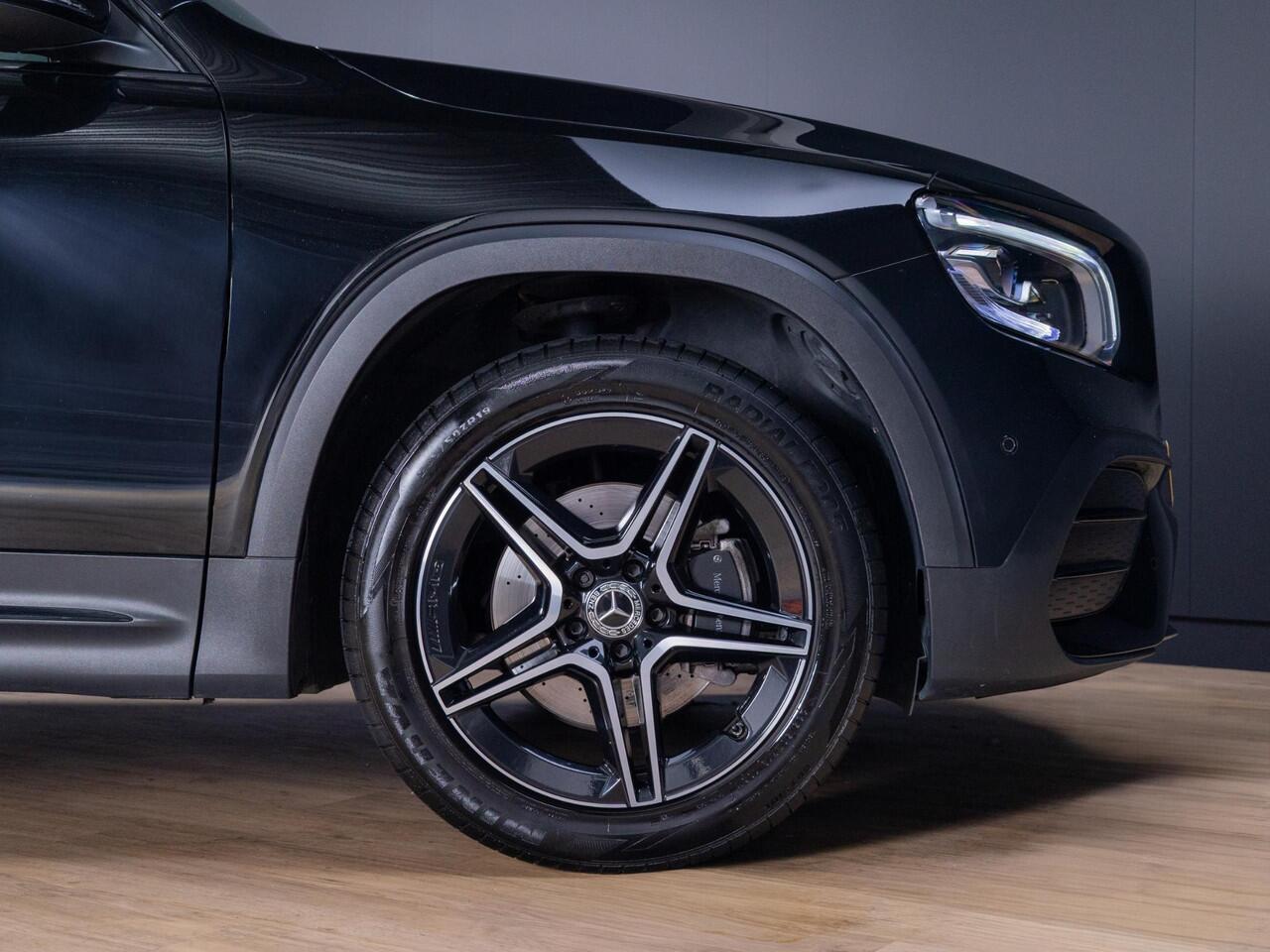 Mercedes-Benz GLB-Klasse 180 Business Solution PLUS AMG 7p. Panorama dak | Trekhaak