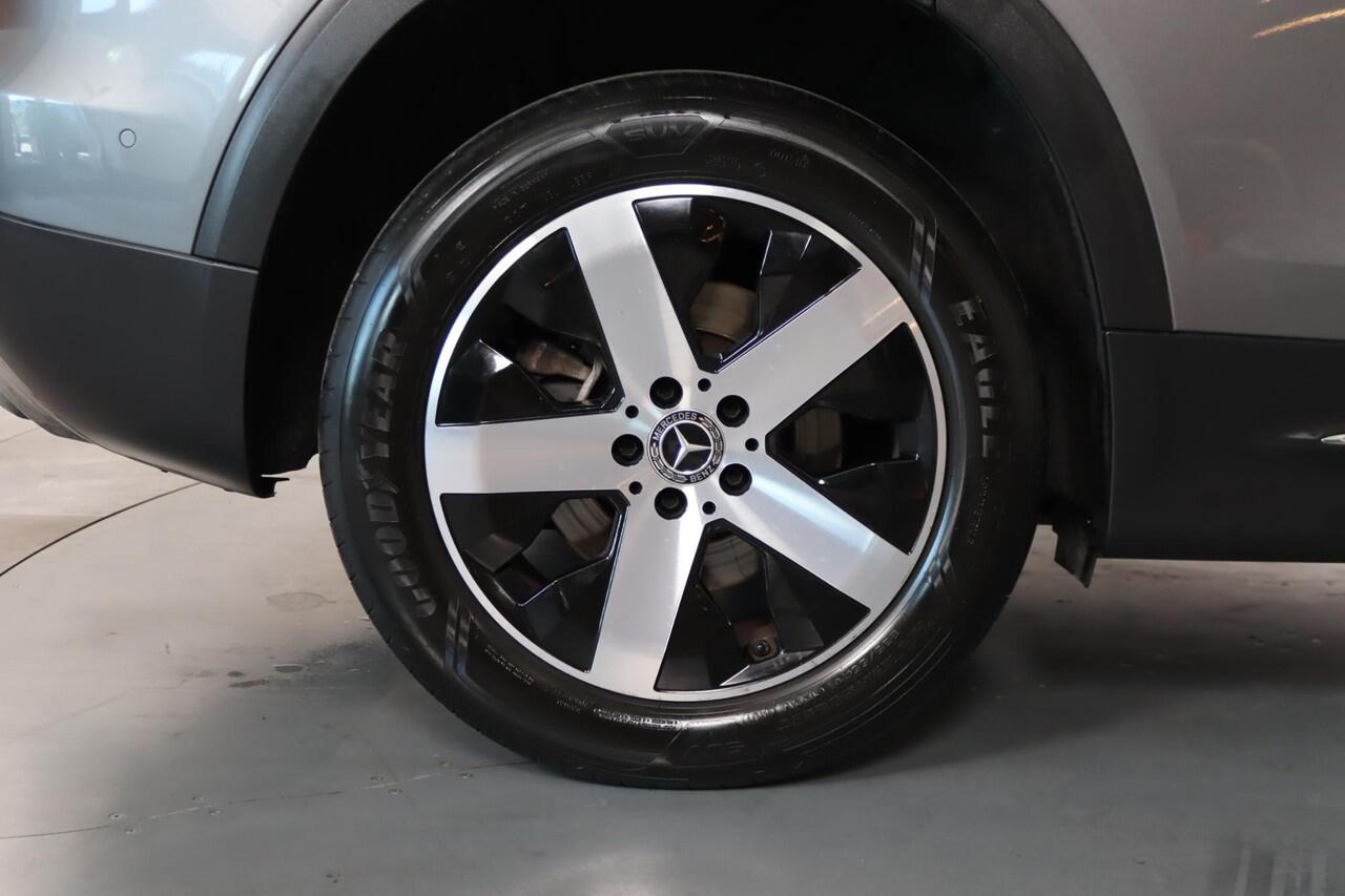 Mercedes-Benz GLB-Klasse 180 Luxury 7-Persoons, Panoramadak, Leder, Sfeerverlichting, Trekhaak, Apple Carplay/Android Auto