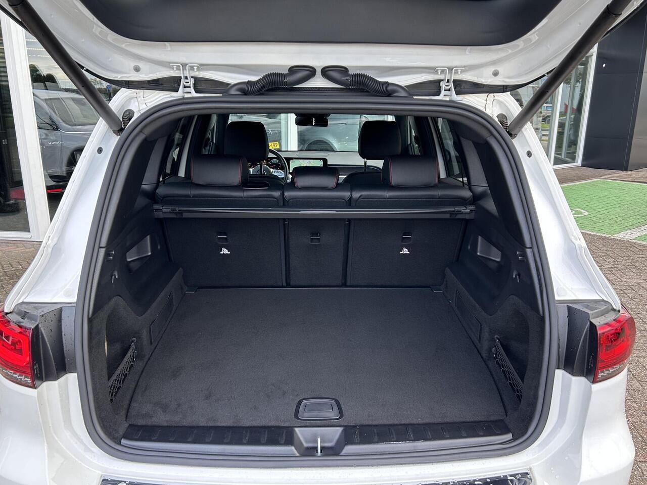 Mercedes-Benz GLB-Klasse 200 Business Solution AMG | Cruise Control | Stoelverwarming | Navigatie