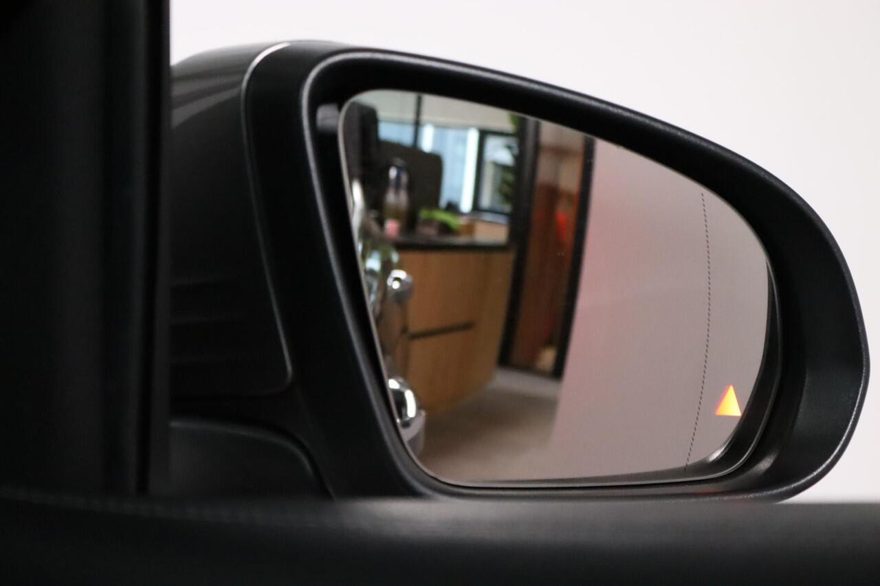 Mercedes-Benz GLB-Klasse 180 Luxury 7-Persoons Panoramadak, Leder, Sfeerverlichting, Trekhaak, Apple Carplay/Android Auto