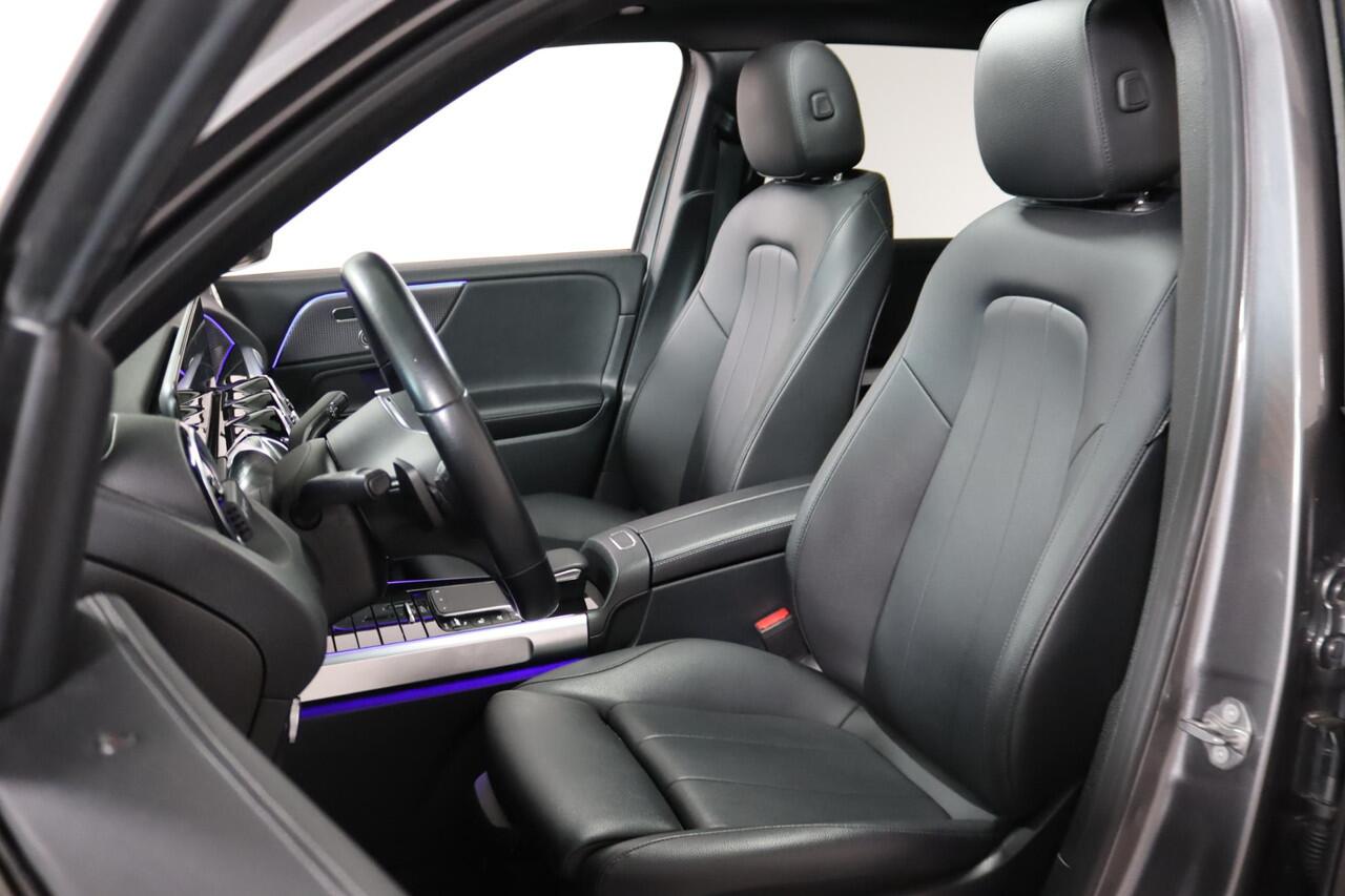 Mercedes-Benz GLB-Klasse 180 Luxury 7-Persoons Panoramadak, Leder, Sfeerverlichting, Trekhaak, Apple Carplay/Android Auto