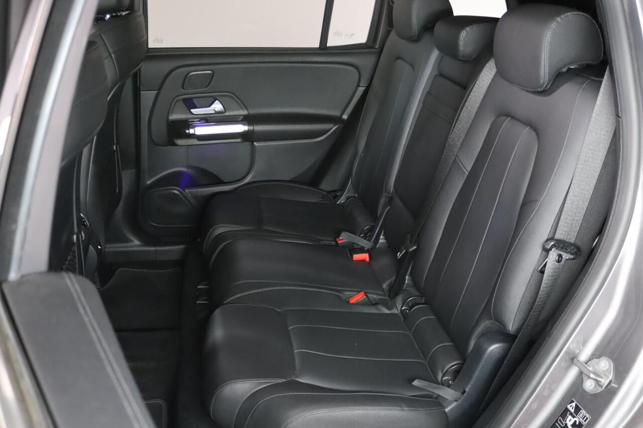 Mercedes-Benz GLB-Klasse 180 Luxury 7-Persoons Panoramadak, Leder, Sfeerverlichting, Trekhaak, Apple Carplay/Android Auto
