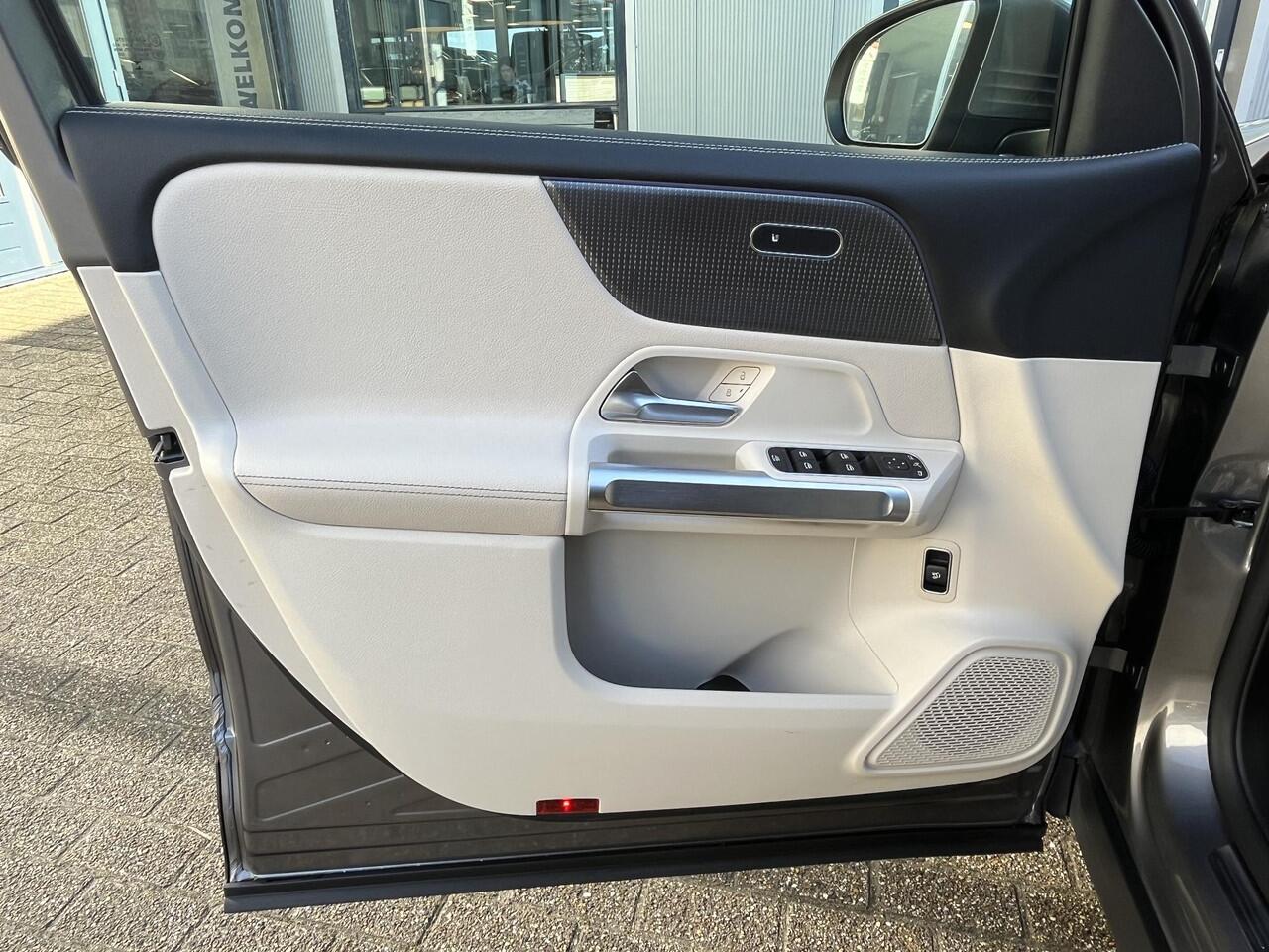 Mercedes-Benz GLB-Klasse 200 Business Solution Luxury | NL Auto/1e Eig./Voll.Historie/Navi/Clima/Cruise/Camera/Trekhaak/Sfeerverlichting