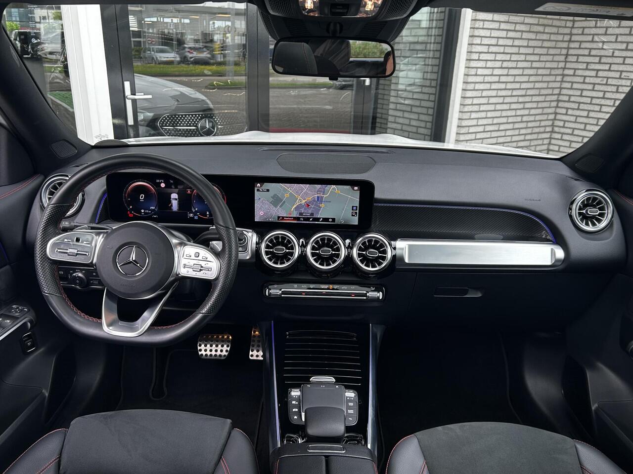 Mercedes-Benz GLB-Klasse 180 AMG Line | Panoramadak | Cruise Control | Stoelverwarming