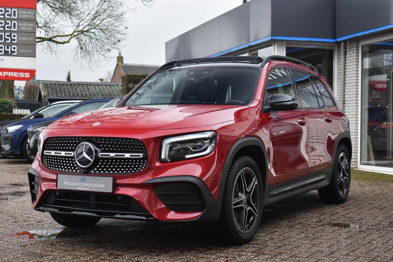 Mercedes-Benz GLB-Klasse 200 AMG-Line Trekhaak Pano Sfeer Elektr. Stoelen