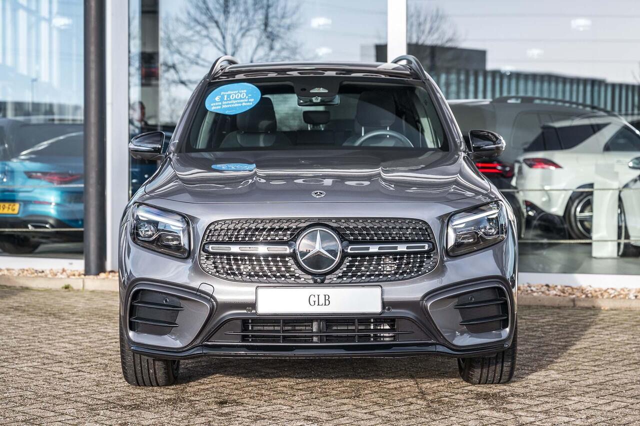 Mercedes-Benz GLB-Klasse 200 AMG Line | Panorama-dak | Head-up display | Elec verstelbare stoelen met geheugen | 20" AMG velgen