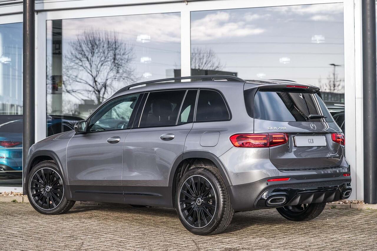 Mercedes-Benz GLB-Klasse 200 AMG Line | Panorama-dak | Head-up display | Elec verstelbare stoelen met geheugen | 20" AMG velgen