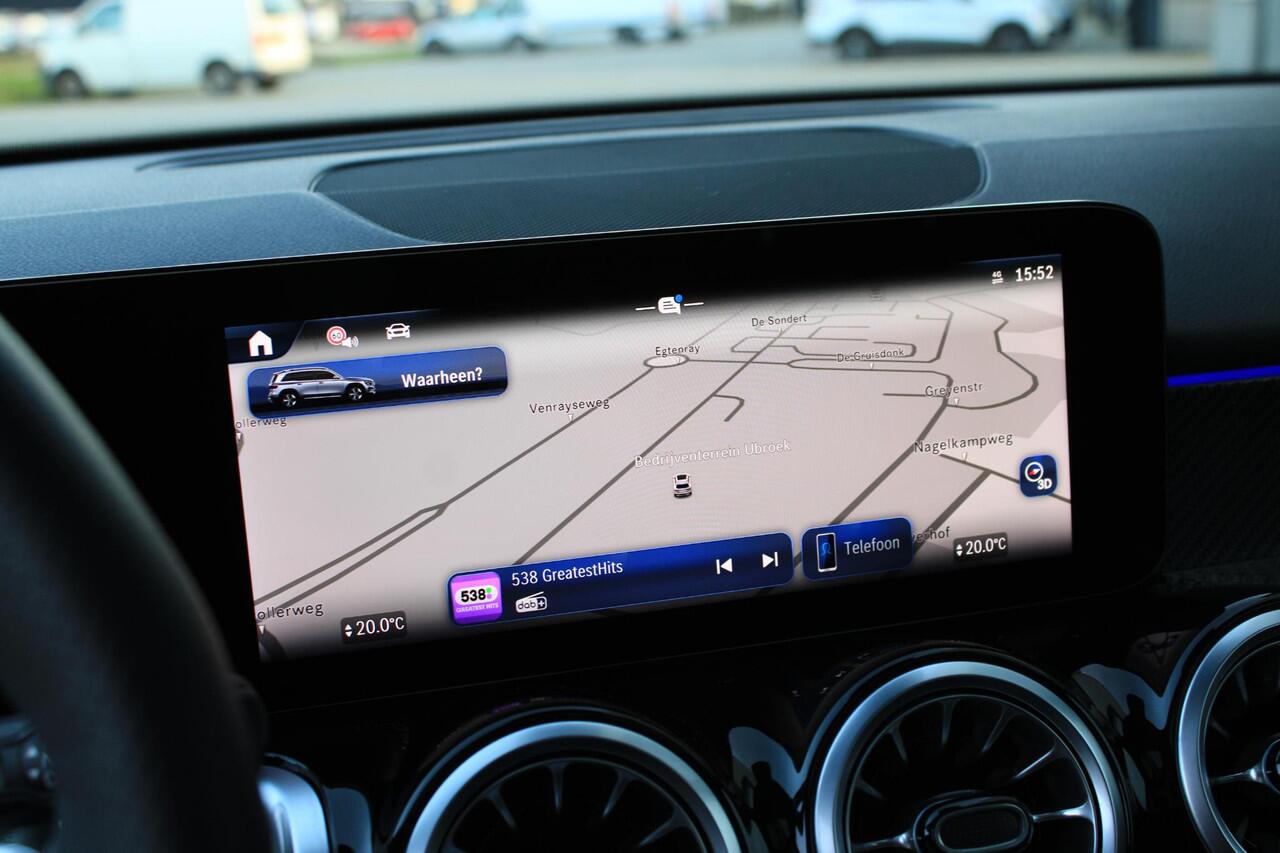 Mercedes-Benz GLB-Klasse 180 AMG 7 Persoons Facelift | Pano | Trekhaak | Multibeam LED | Keyless | Stoelverwarming | Spectraalblauw