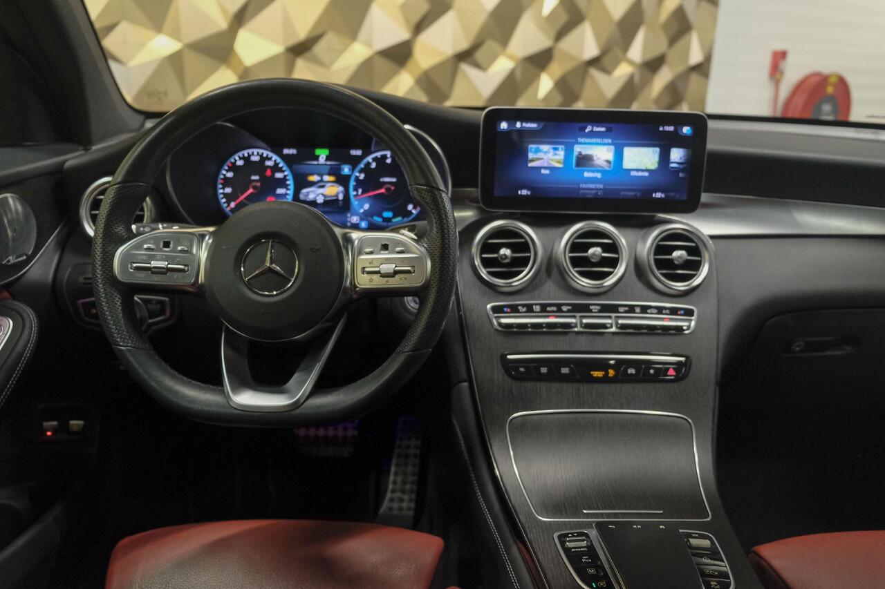 Mercedes-Benz GLC-KLASSE Coupé GLC200 AMG 197pk Schuifdak Magno matgrijs Digital cockpit Burmester Distronic+ Multibeam led Trekhaak 20" LMV NLauto