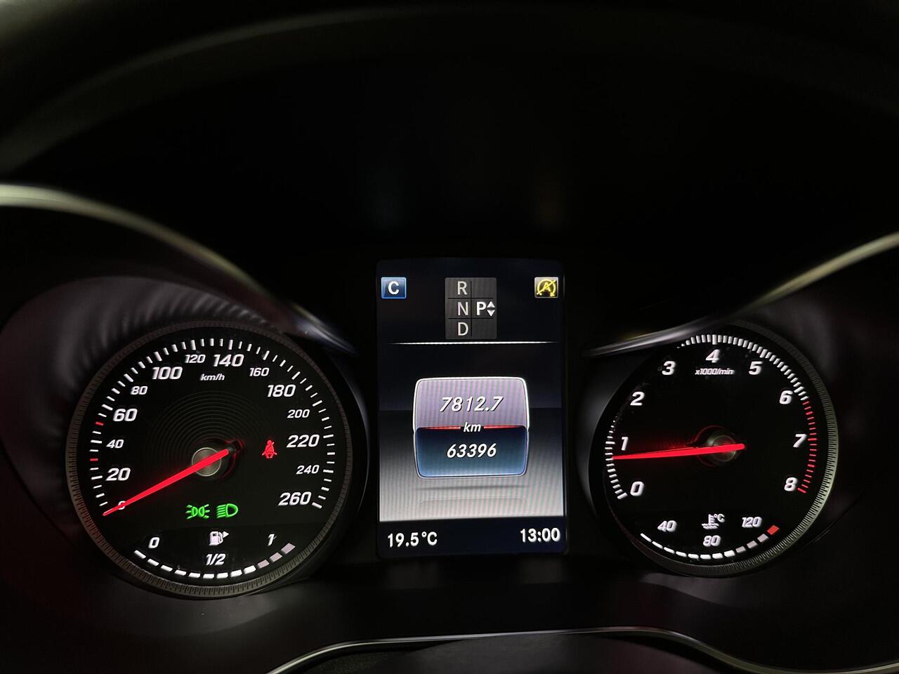 Mercedes-Benz GLC-KLASSE 250 4MATIC Business Solution AMG NL auto|Panoramadak|Dealer onderhouden