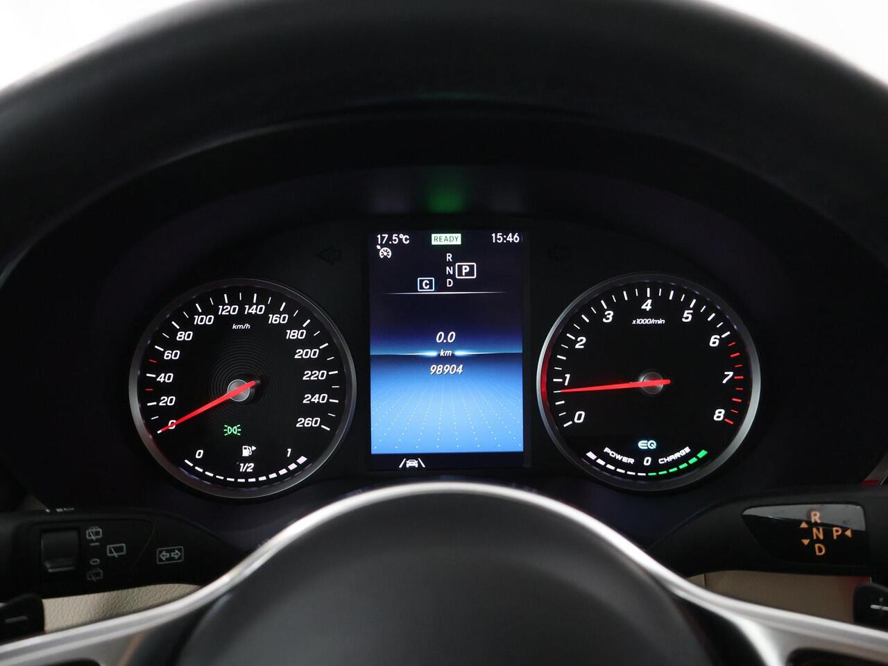 Mercedes-Benz GLC-KLASSE 200 4MATIC Premium | Treeplanken | Stoelverwarming | Widescreen | Multibeam |