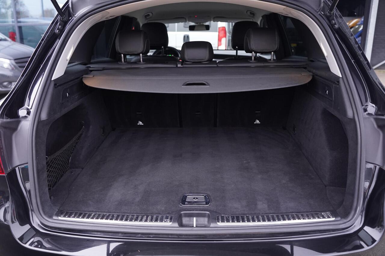 Mercedes-Benz GLC-KLASSE 200 Business Solution Limited Facelift Navigatie 19-inch AMG NAP Lederen-comfortstoelen Afneembare-trekhaak Camera Stoelverwarming Off-road pakket