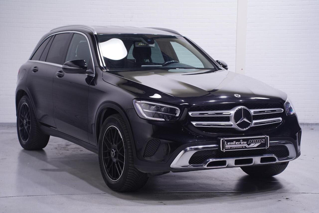 Mercedes-Benz GLC-KLASSE 200 Business Solution Limited Facelift Navigatie 19-inch AMG NAP Lederen-comfortstoelen Afneembare-trekhaak Camera Stoelverwarming Off-road pakket