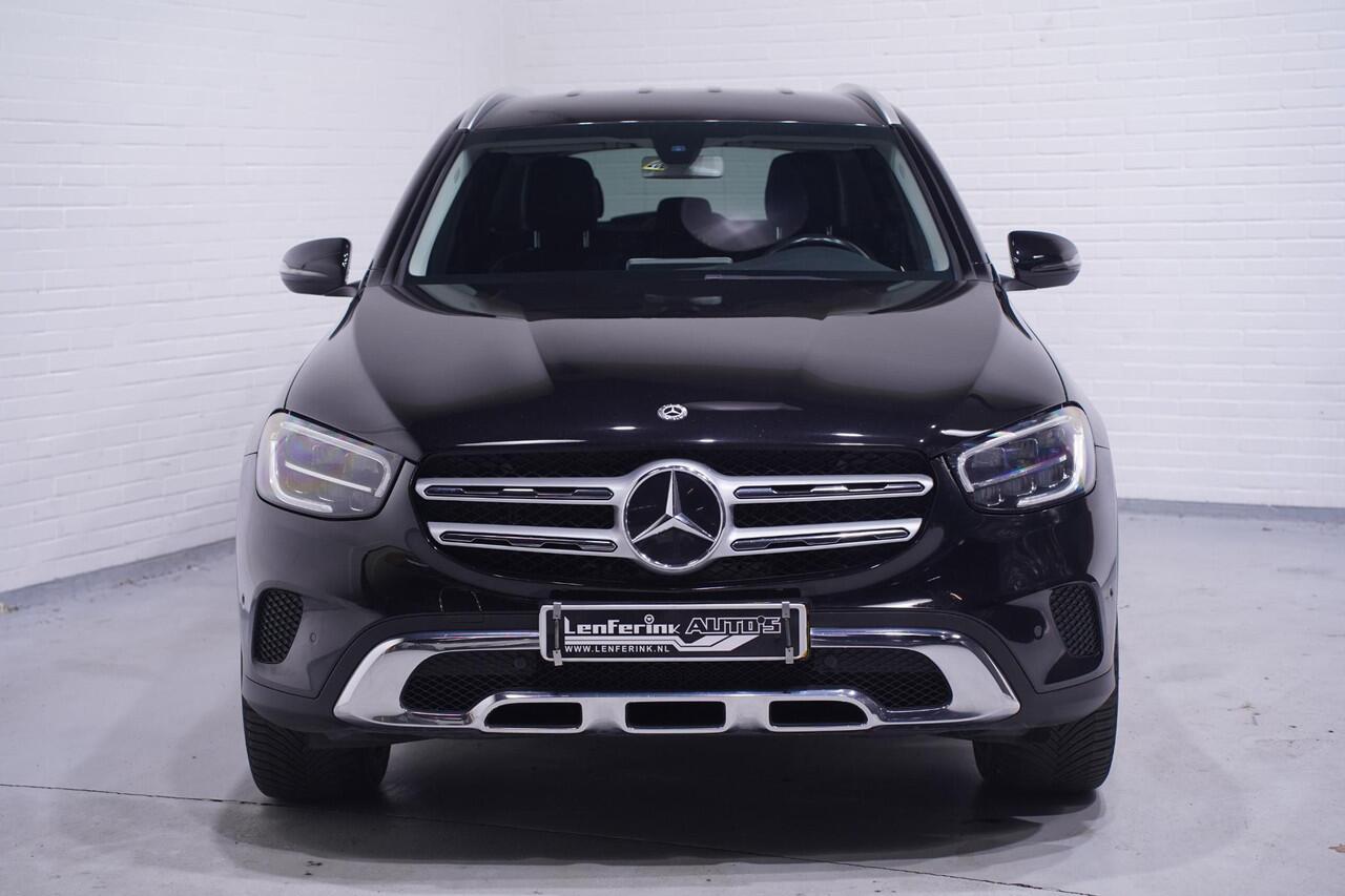 Mercedes-Benz GLC-KLASSE 200 Business Solution Limited Facelift Navigatie 19-inch AMG NAP Lederen-comfortstoelen Afneembare-trekhaak Camera Stoelverwarming Off-road pakket
