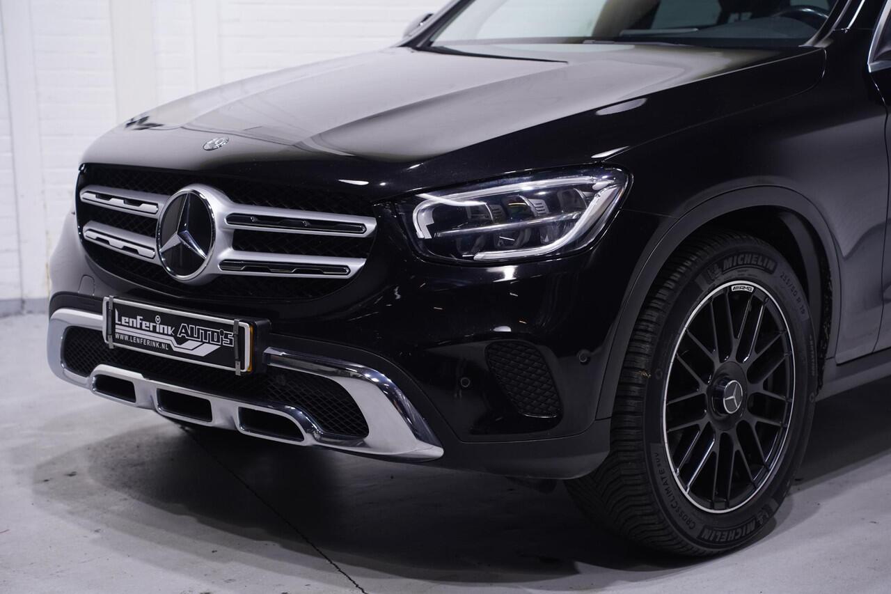 Mercedes-Benz GLC-KLASSE 200 Business Solution Limited Facelift Navigatie 19-inch AMG NAP Lederen-comfortstoelen Afneembare-trekhaak Camera Stoelverwarming Off-road pakket