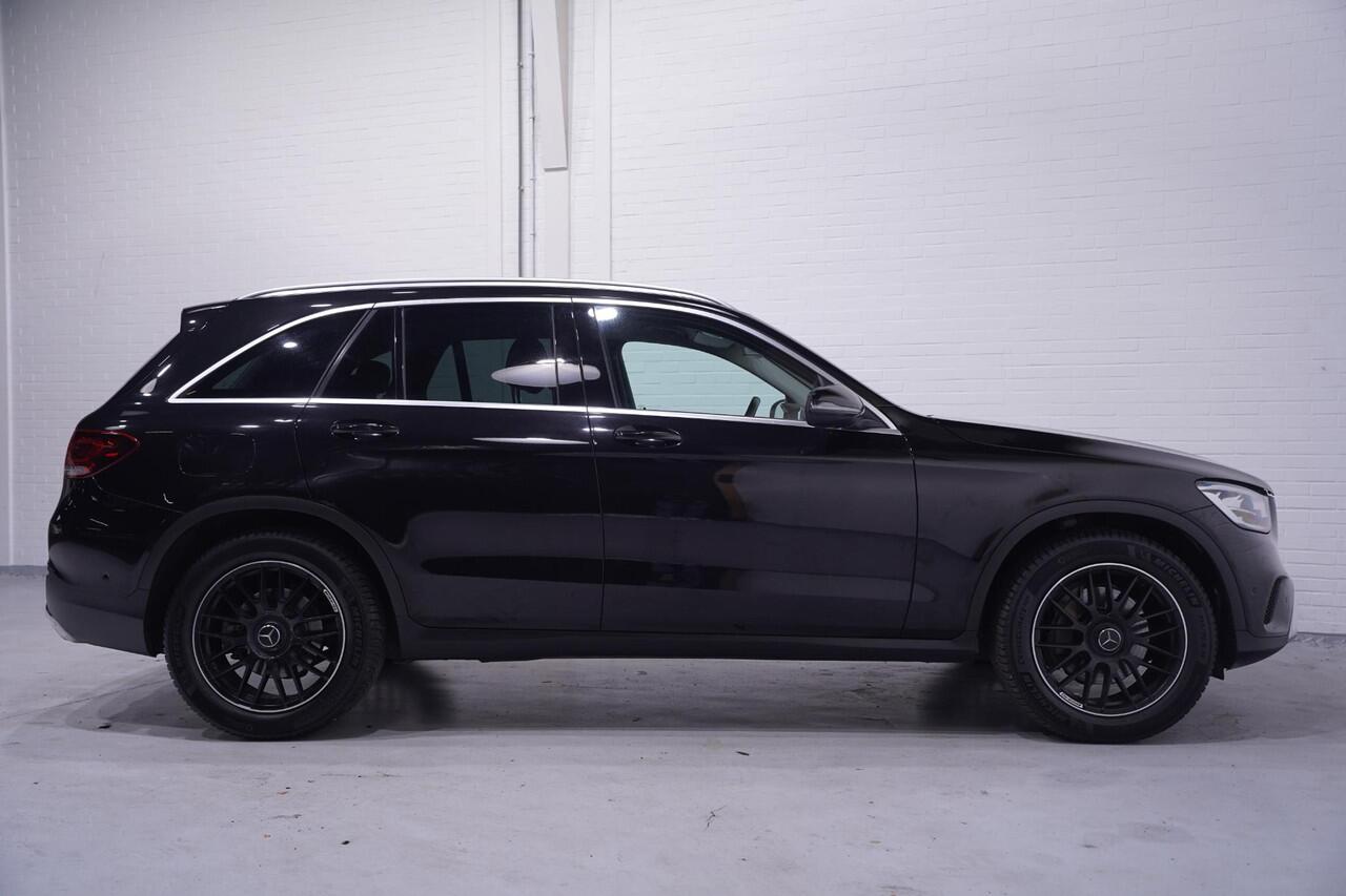 Mercedes-Benz GLC-KLASSE 200 Business Solution Limited Facelift Navigatie 19-inch AMG NAP Lederen-comfortstoelen Afneembare-trekhaak Camera Stoelverwarming Off-road pakket