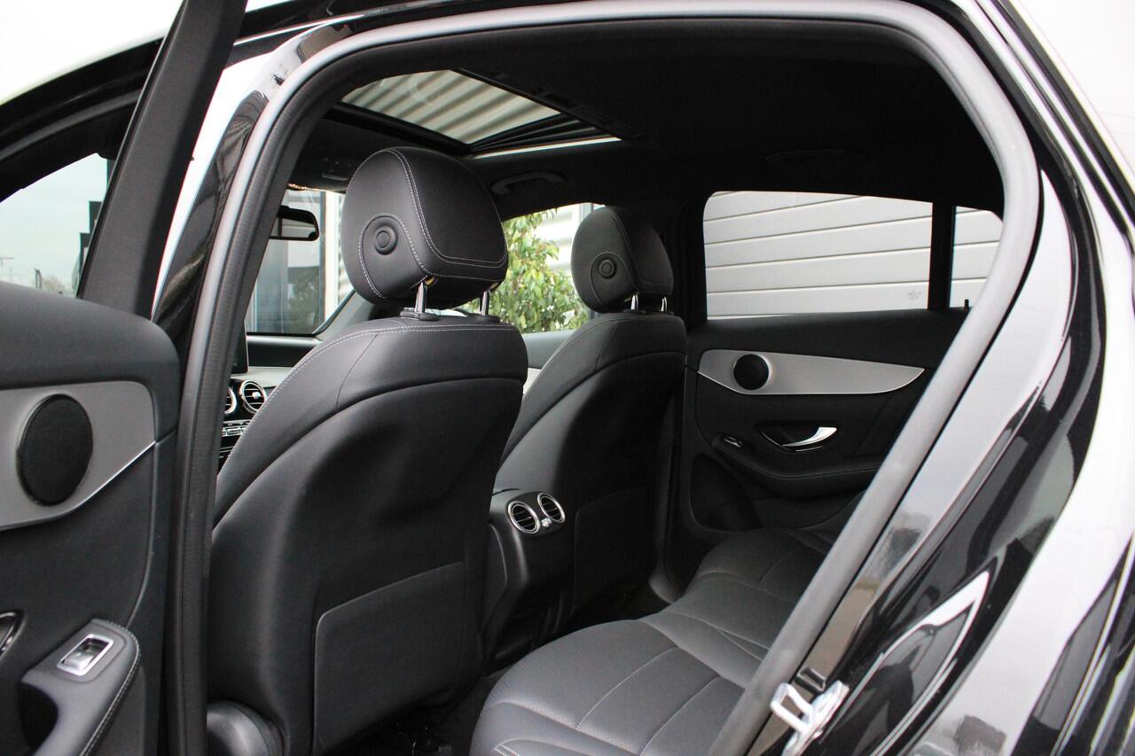 Mercedes-Benz GLC-KLASSE Coupé 250 4M AMG Schuifdak | Trekhaak | Comand | 360 Camera | Spoorpakket