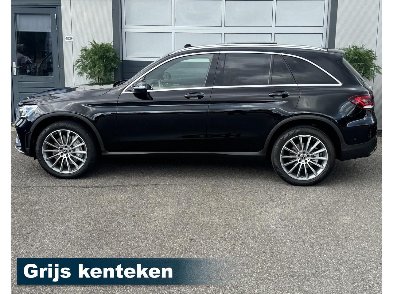 Mercedes-Benz GLC-KLASSE 300e 4MATIC Premium /PANO/CAMERA/ GARANTIE /