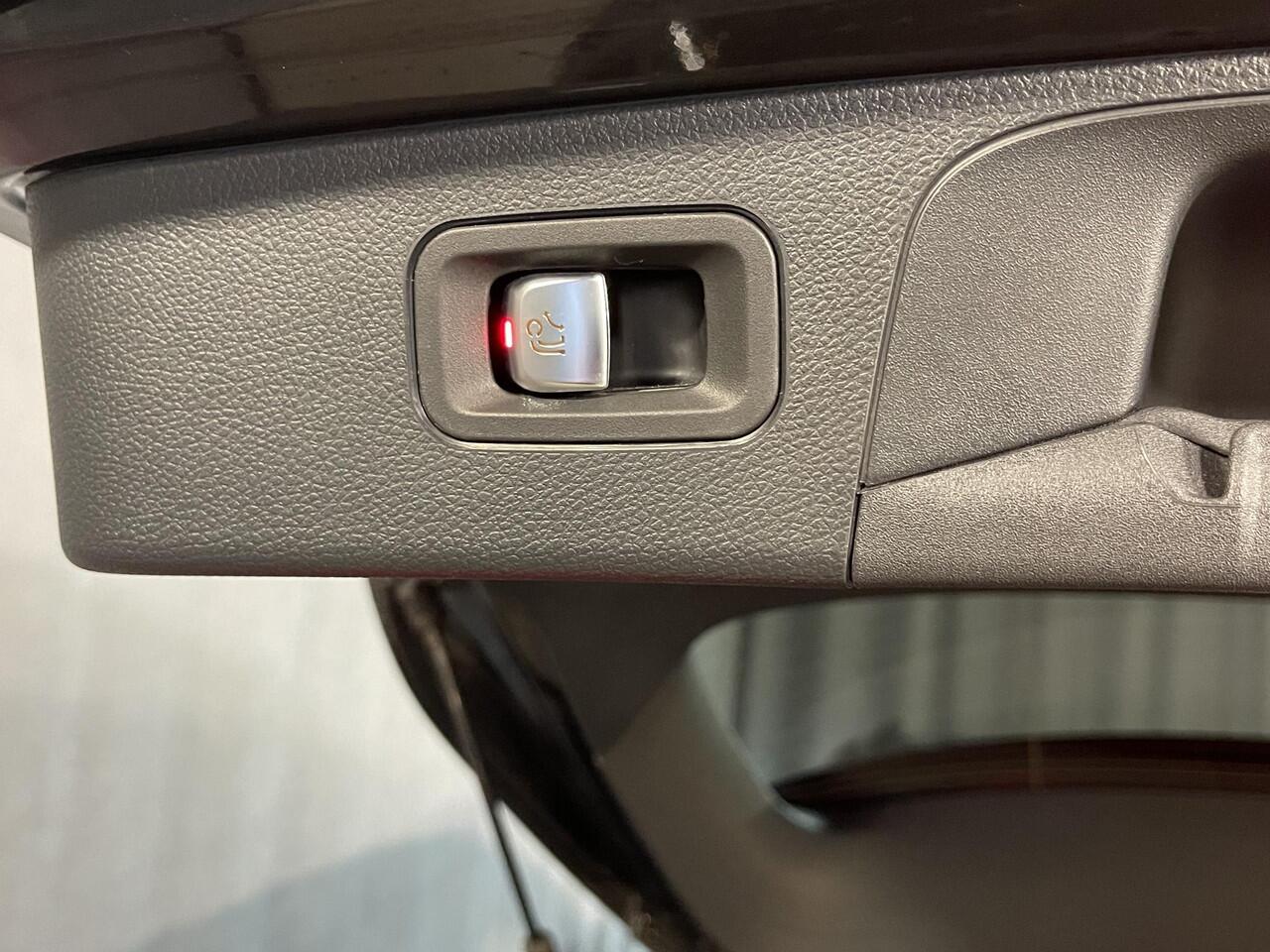 Mercedes-Benz GLC-KLASSE 300e 4MATIC AMG Line 19"/Matrix LED/Memory l+r/Trekhaak/Adaptieve cruise/Dodehoek/Sfeerverlichting/Apple Carplay & Android Auto/Stoelverwarming/Elektrische klep