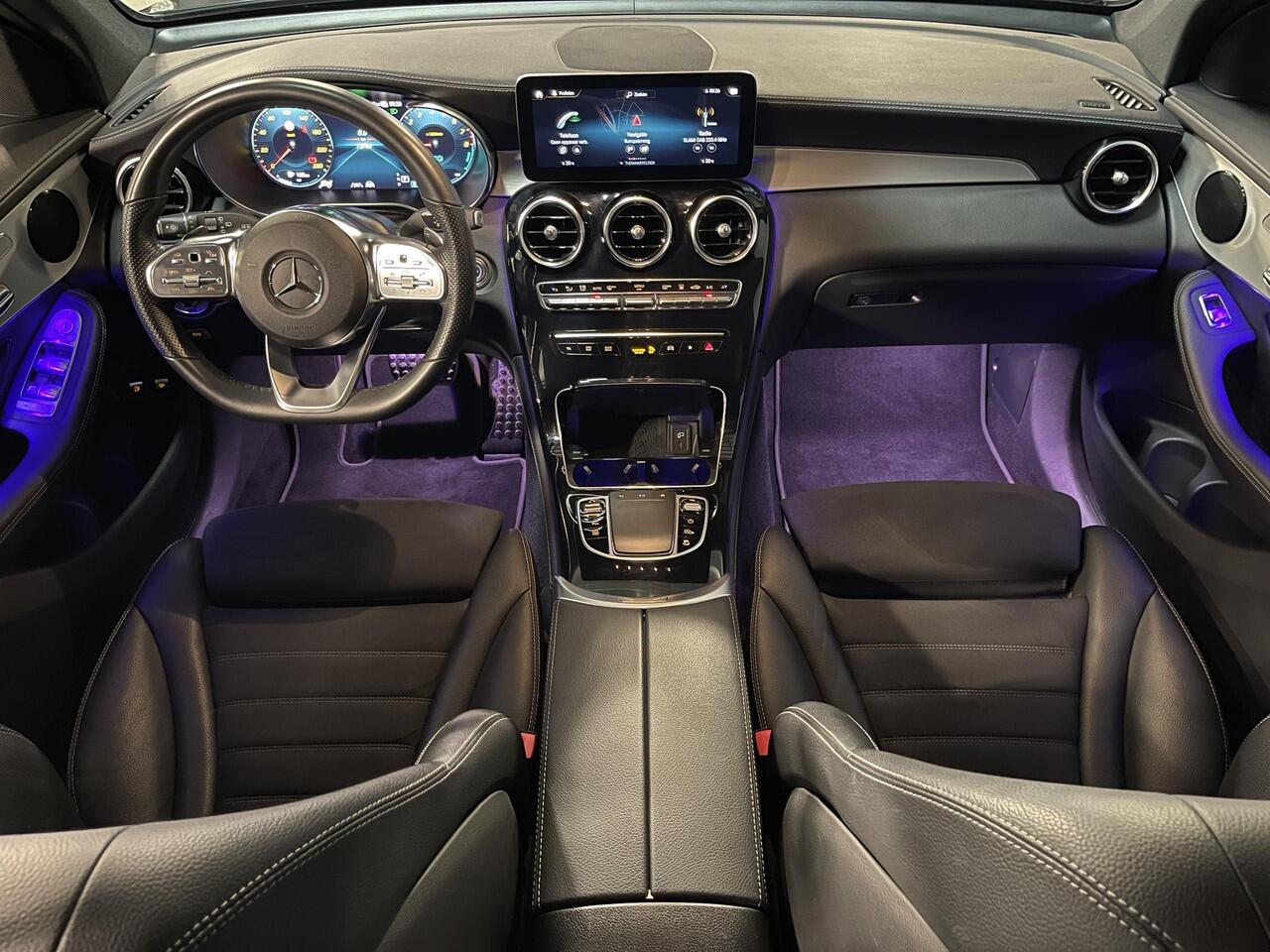 Mercedes-Benz GLC-KLASSE 300e 4MATIC AMG Line 19"/Matrix LED/Memory l+r/Trekhaak/Adaptieve cruise/Dodehoek/Sfeerverlichting/Apple Carplay & Android Auto/Stoelverwarming/Elektrische klep