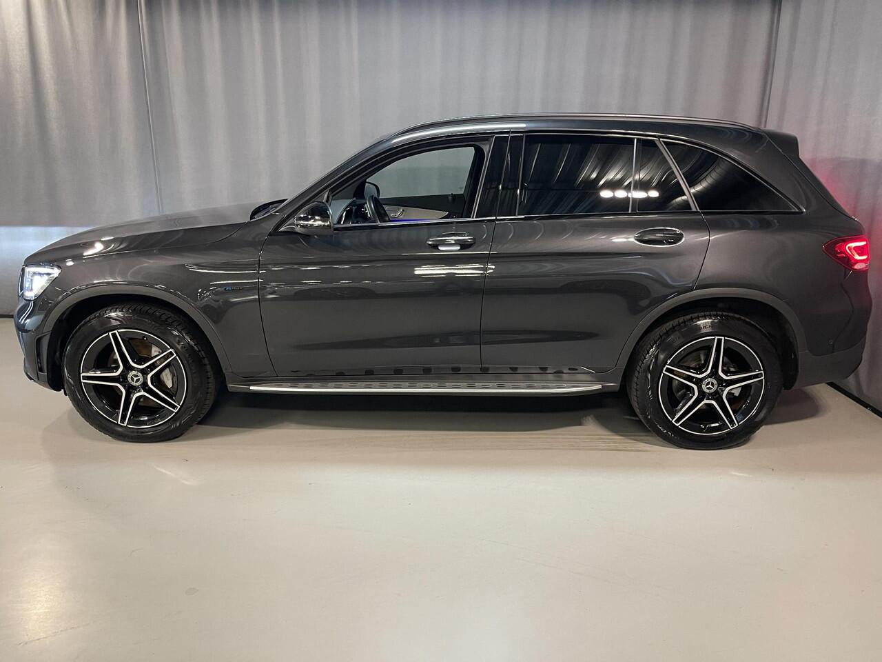 Mercedes-Benz GLC-KLASSE 300e 4MATIC AMG Line 19"/Matrix LED/Memory l+r/Trekhaak/Adaptieve cruise/Dodehoek/Sfeerverlichting/Apple Carplay & Android Auto/Stoelverwarming/Elektrische klep