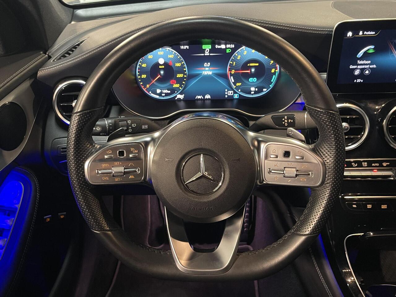 Mercedes-Benz GLC-KLASSE 300e 4MATIC AMG Line 19"/Matrix LED/Memory l+r/Trekhaak/Adaptieve cruise/Dodehoek/Sfeerverlichting/Apple Carplay & Android Auto/Stoelverwarming/Elektrische klep