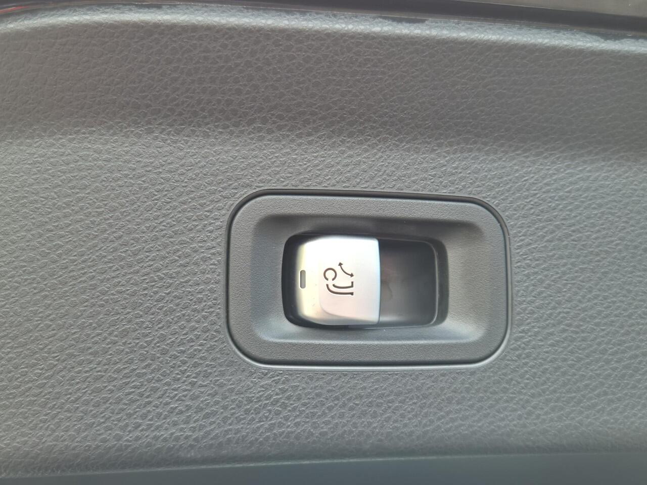 Mercedes-Benz GLC-KLASSE Coupé AMG 300e 4MATIC | Schuif / kanteldak | Wegkl. Trekhaak | Navigatie | Parkeersensoren + Camera | Cruise Control | 20inch