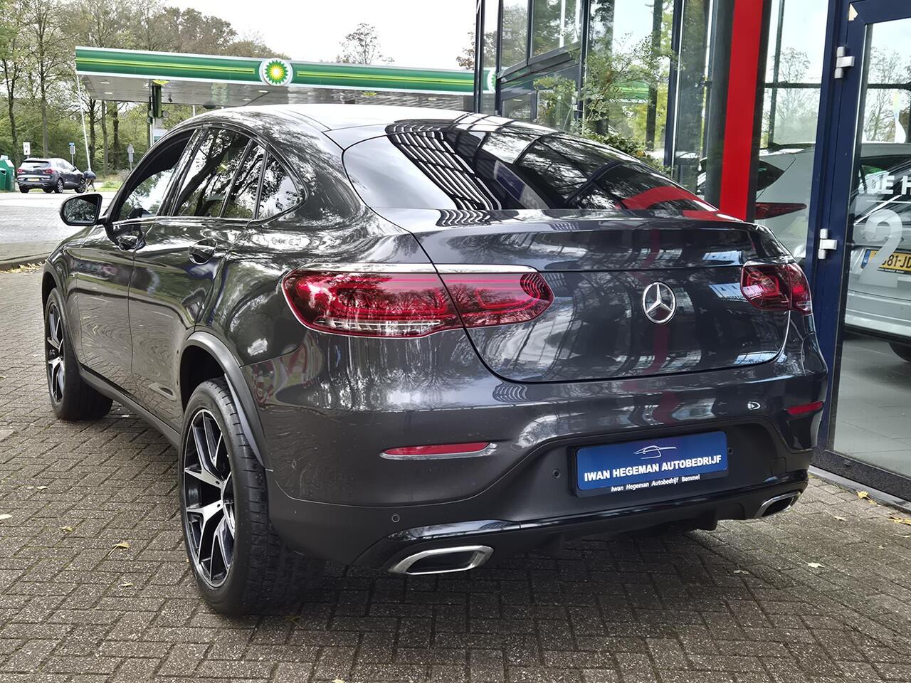 Mercedes-Benz GLC-KLASSE Coupé AMG 300e 4MATIC | Schuif / kanteldak | Wegkl. Trekhaak | Navigatie | Parkeersensoren + Camera | Cruise Control | 20inch