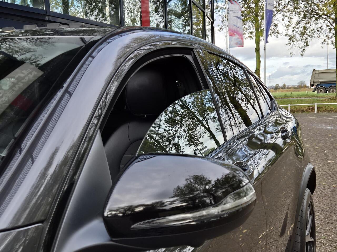 Mercedes-Benz GLC-KLASSE Coupé AMG 300e 4MATIC | Schuif / kanteldak | Wegkl. Trekhaak | Navigatie | Parkeersensoren + Camera | Cruise Control | 20inch