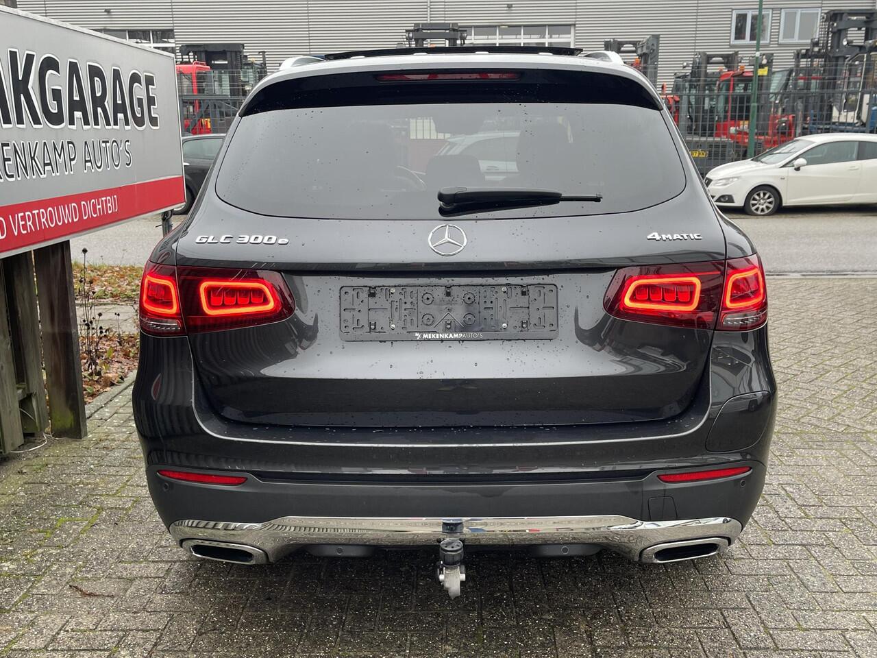 Mercedes-Benz GLC-KLASSE 300e 4MATIC 19"/Leder + massage + memory/Panoramadak/Dodehoek/Adaptieve cruise/Burmester/Matrix LED/Apple Carplay & Android Auto/Stoelverwarming/Elektrische klep