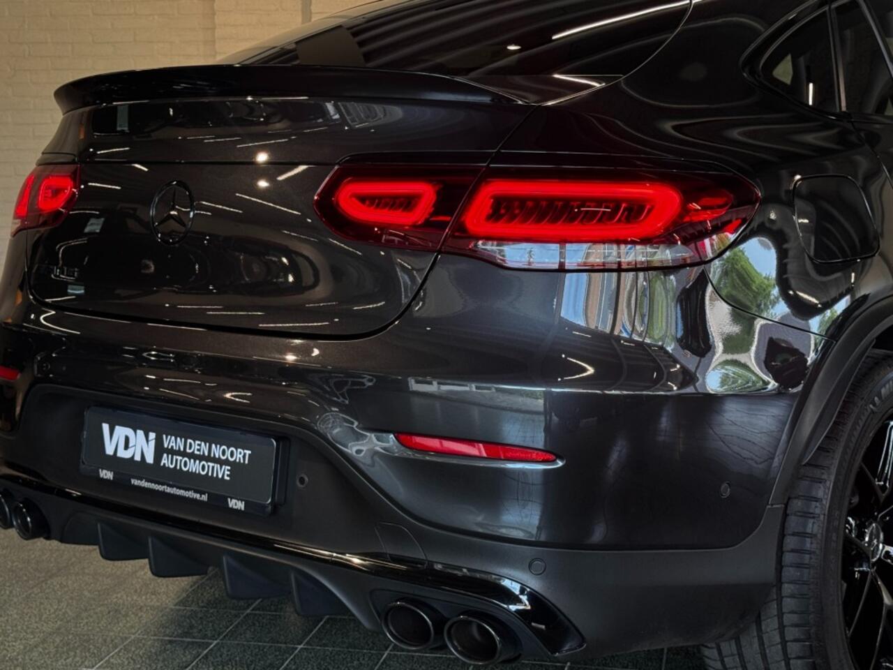 Mercedes-Benz GLC-KLASSE AMG 43 4MATIC Premium Luchtvering Perf Uitlaat Trekhaak Pano 20''