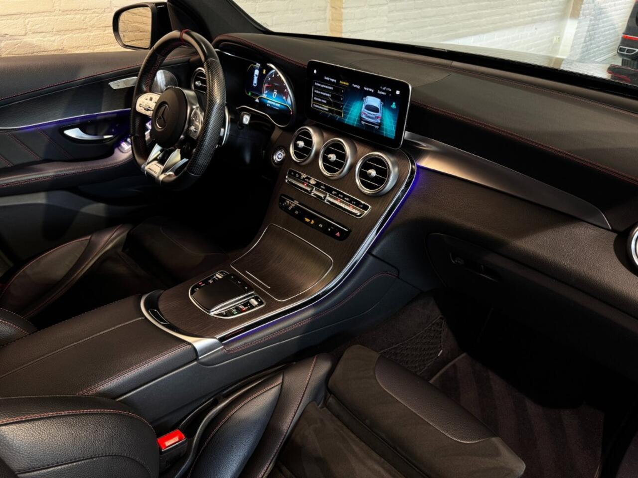 Mercedes-Benz GLC-KLASSE AMG 43 4MATIC Premium Luchtvering Perf Uitlaat Trekhaak Pano 20''