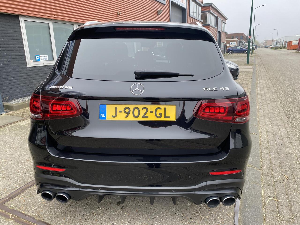 Mercedes-Benz GLC-KLASSE AMG 43 4MATIC Premium Plus Facelift | Headup display | 21 Inch AMG velgen | Panorama dak | Sportpack | Sportuitlaat |