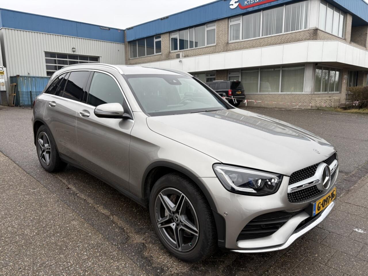 Mercedes-Benz GLC-KLASSE 200 Premium AMG-line
