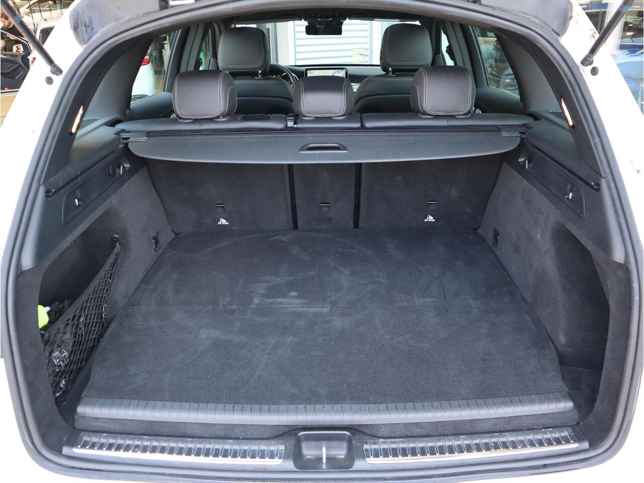 Mercedes-Benz GLC-KLASSE 300e 4MATIC AMG line | Panoramadak | Burmester | Memory Seats | Camera | Navigatie | Automaat